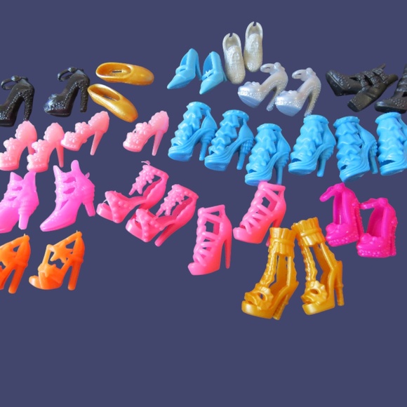 BARBIE Large Lot of Barbie Shoes Plus Some others - Picture 3 of 3